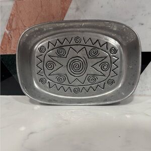 Wilton Armetale Reggae bread tray